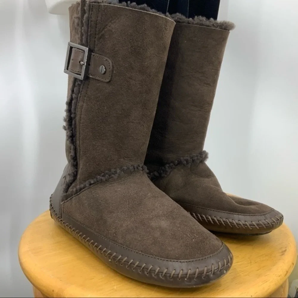 Tory Burch Moccasin style brown Suede boot 8